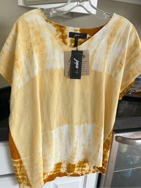 Yellow Gold Tie-Dye Short Sleeve Women's Top. Brand new size S/M by Jupee